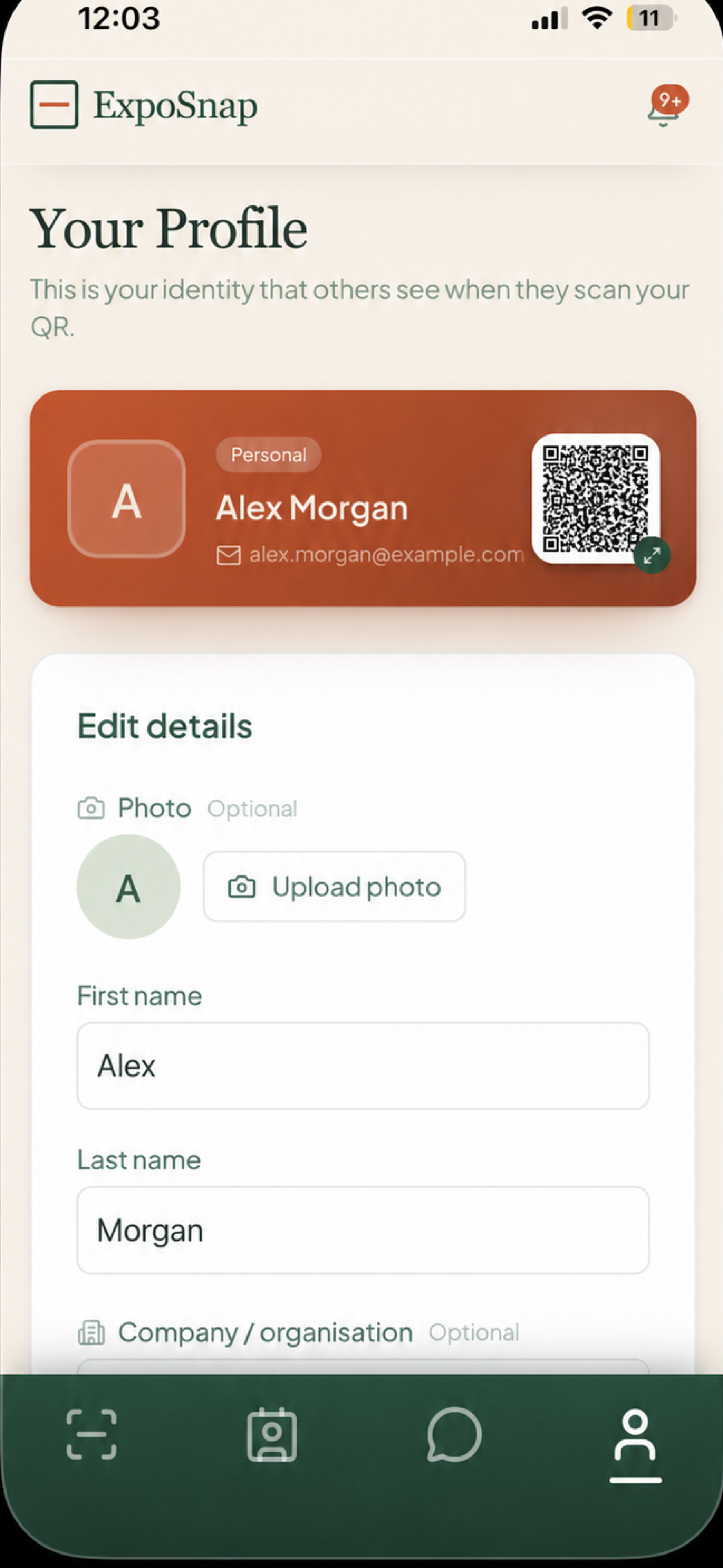 ExpoSnap profile screen: shareable card with photo, name, company and QR code